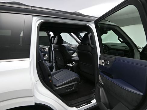 New 2026 INFINITI QX80 4WD w/ Sport Exterior Package image 16