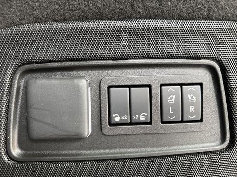 Used 2025 Cadillac Escalade V w/ LPO, ONYX Package AWD/4WD image 40