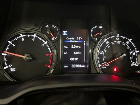 Used 2021 Toyota 4Runner SR5 Premium AWD/4WD image 10