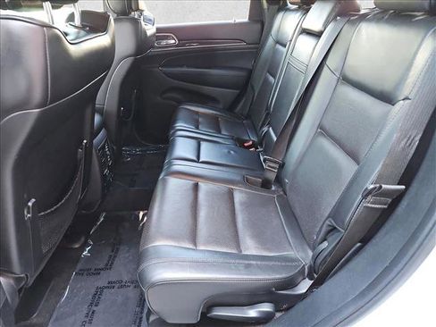 Used 2018 Jeep Grand Cherokee Overland image 27