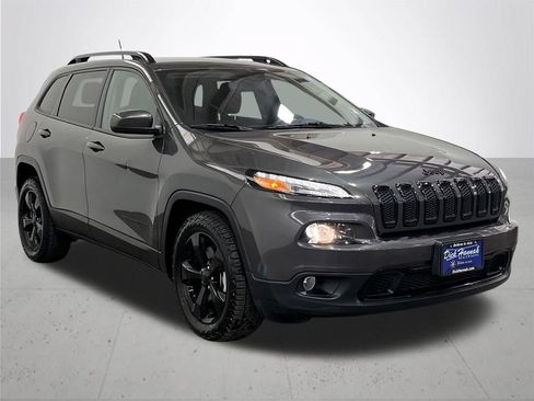 Used 2016 Jeep Cherokee Latitude FWD image 8