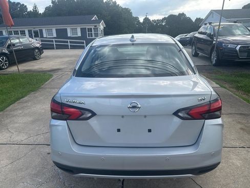 Used 2021 Nissan Versa SV FWD image 12