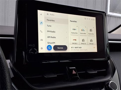 Used 2023 Toyota Corolla LE image 9