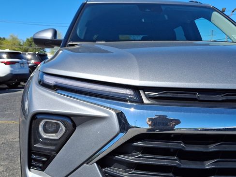 Used 2026 Chevrolet TrailBlazer LT w/ LT Cold Weather Package FWD image 10