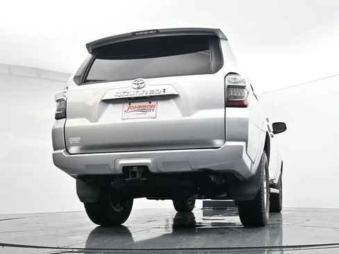 Used 2021 Toyota 4Runner SR5 AWD/4WD image 32