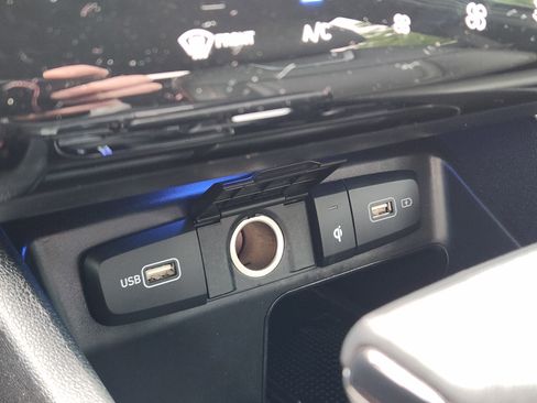 Used 2022 Hyundai Santa Cruz Limited AWD/4WD image 11