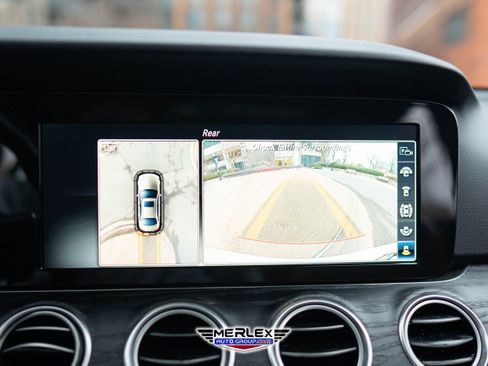 Used 2018 Mercedes-Benz E 300 300 image 32