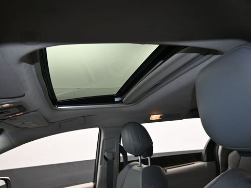 Used 2021 Toyota Sienna XLE image 11