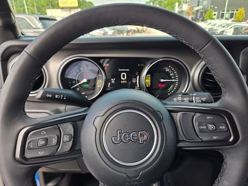 Used 2023 Jeep Wrangler Unlimited w/ Cold Weather Group AWD/4WD image 23
