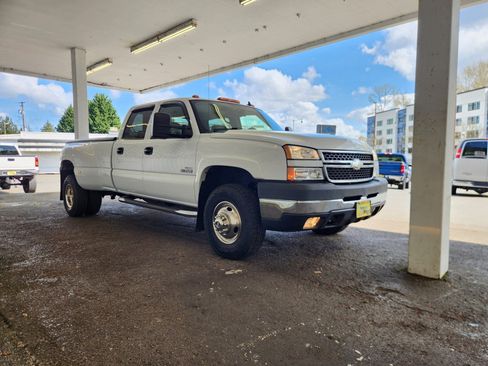 Used 2006 Chevrolet Silverado 3500 LT w/ Heavy-Duty Power Package AWD/4WD image 7