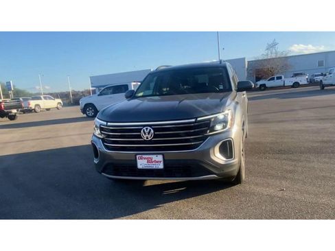 Used 2024 Volkswagen Atlas SE image 7