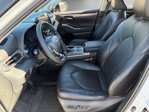 Used 2023 Toyota Highlander Limited w/ Protection Package #3 (TMS) image 18