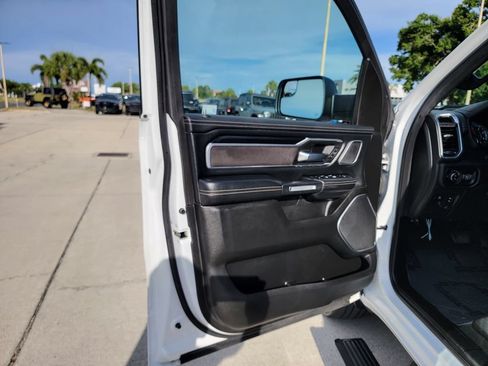 Used 2023 RAM 1500 Laramie AWD/4WD image 12