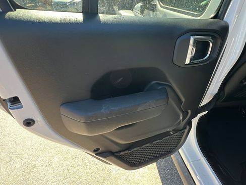 Used 2025 Jeep Wrangler Unlimited Rubicon 4xe w/ Convenience Group image 22