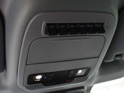 New 2026 Ford F550 4x4 Crew Cab w/ XLT Value Package image 33