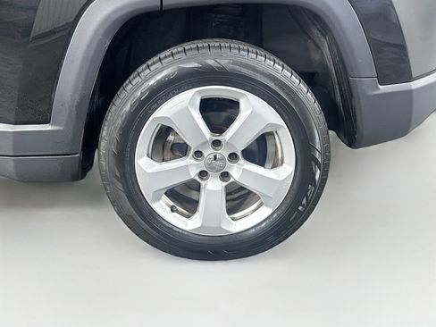 Used 2018 Jeep Compass Latitude w/ Popular Equipment Group AWD/4WD image 11