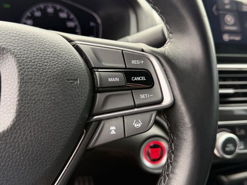 Used 2018 Honda Accord Sport image 26