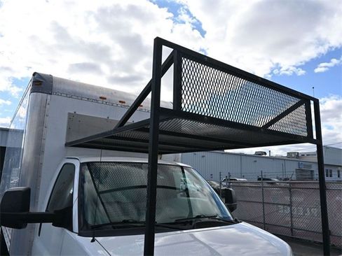 Used 2016 Chevrolet Express 3500 image 27