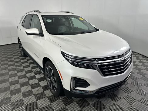 Used 2022 Chevrolet Equinox Premier FWD image 2