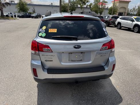 Used 2013 Subaru Outback 3.6R Limited AWD/4WD image 6