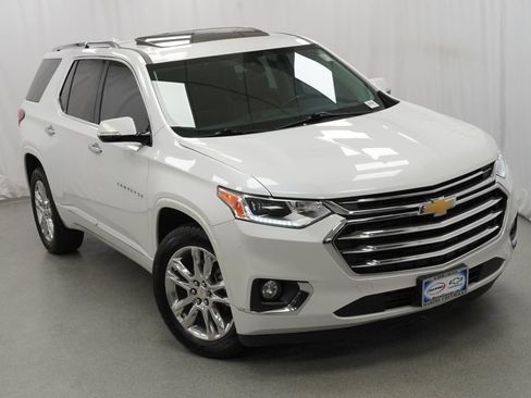 Used 2019 Chevrolet Traverse High Country w/ LPO, Floor Liner Package AWD/4WD image 38