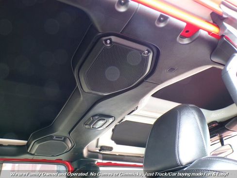 Used 2020 Jeep Wrangler Unlimited Sahara image 44