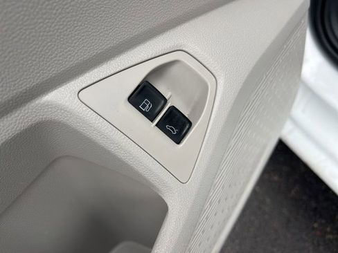 Used 2023 Volkswagen Jetta SE image 30