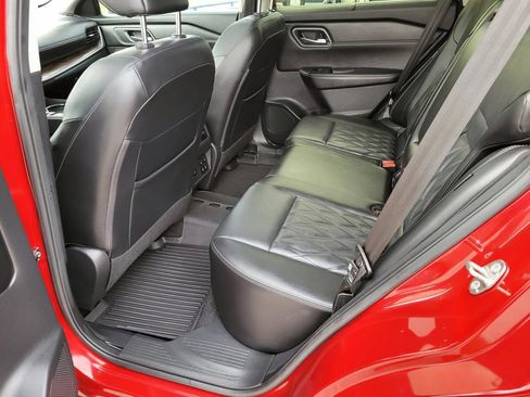 Used 2024 Nissan Rogue Platinum w/ Platinum Premium Package FWD image 3