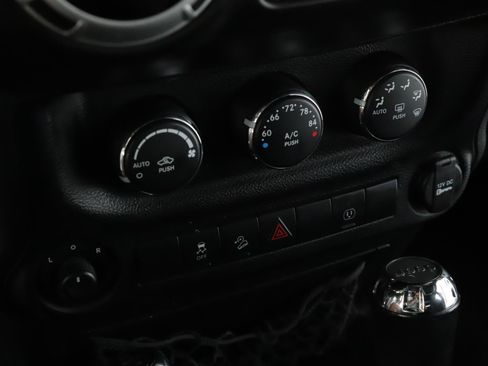Used 2014 Jeep Wrangler Unlimited Sahara w/ Dual Top Group AWD/4WD image 11