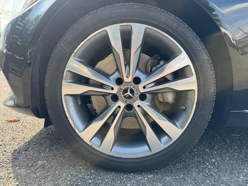 Used 2018 Mercedes-Benz C 300 4MATIC Sedan image 9