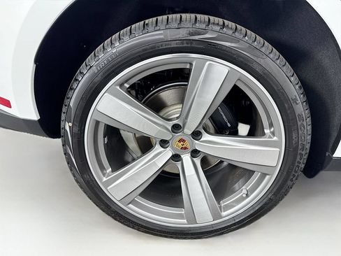Used 2026 Porsche Macan AWD/4WD image 34