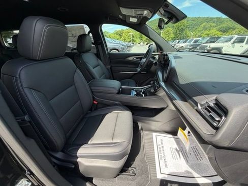 New 2026 Chevrolet Traverse LT w/ Driver Confidence Package AWD/4WD image 39