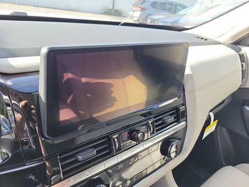 New 2026 Nissan Pathfinder SL w/ SL Premium Package image 14