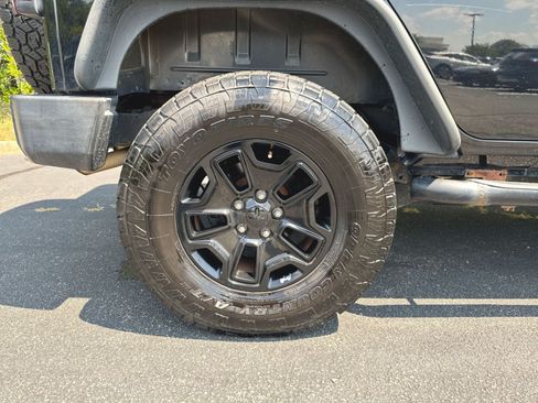 Used 2016 Jeep Wrangler Unlimited Sport w/ Quick Order Package 24S AWD/4WD image 28
