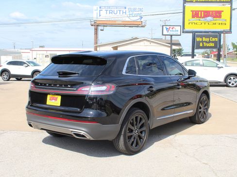 Used 2023 Lincoln Nautilus Reserve w/ Monochromatic Package image 5