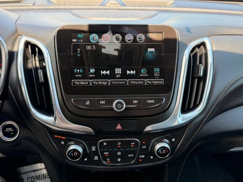 Used 2018 Chevrolet Equinox Premier AWD/4WD image 18