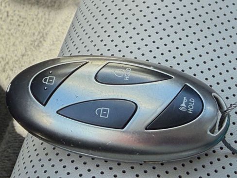 Used 2025 Hyundai Santa Fe SEL image 21