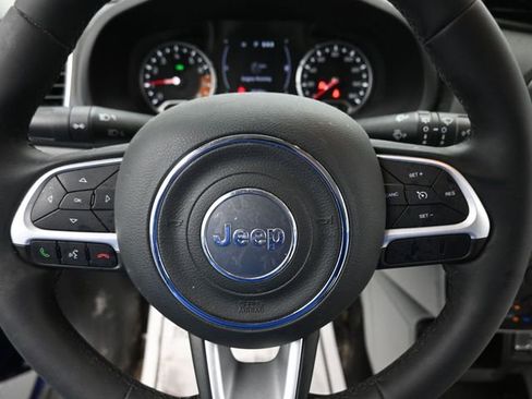 Used 2019 Jeep Renegade Latitude w/ Popular Equipment Group image 13