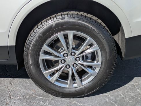 Certified 2022 Cadillac XT5 Premium Luxury image 9