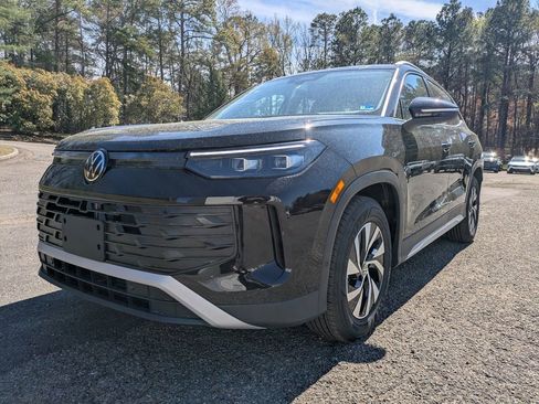 New 2026 Volkswagen Tiguan S FWD image 8