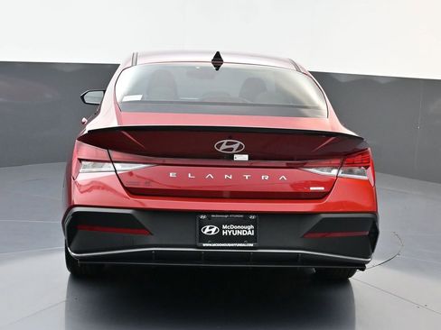 Certified 2025 Hyundai Elantra SEL image 5