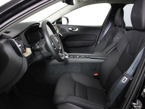 Certified 2026 Volvo XC60 B5 Plus AWD/4WD image 31
