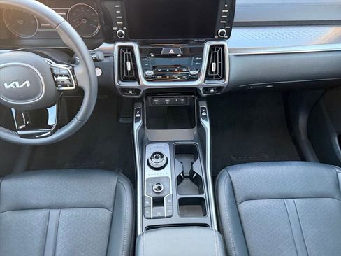 Used 2023 Kia Sorento EX w/ Panoramic Sunroof Package image 16