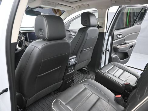 Used 2023 GMC Acadia Denali w/ Trailering Package AWD/4WD image 17