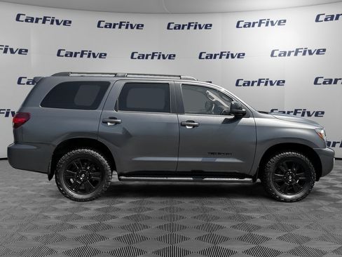 Used 2018 Toyota Sequoia TRD Sport AWD/4WD image 7
