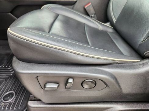 Used 2022 GMC Yukon SLT w/ SLT Premium Package image 23