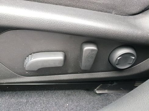 Used 2024 Subaru Crosstrek 2.0i Premium image 12