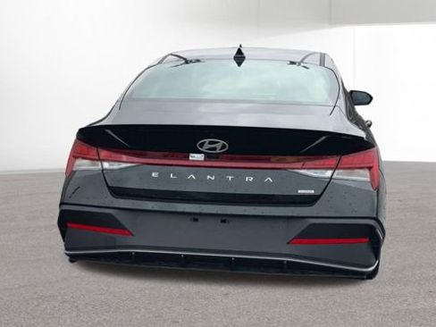 New 2026 Hyundai Elantra Sport image 8