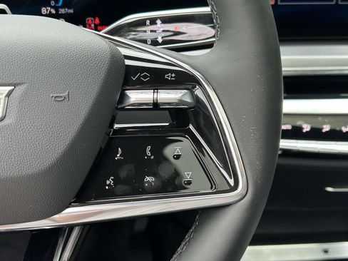 New 2026 Cadillac Lyriq Luxury RWD image 24