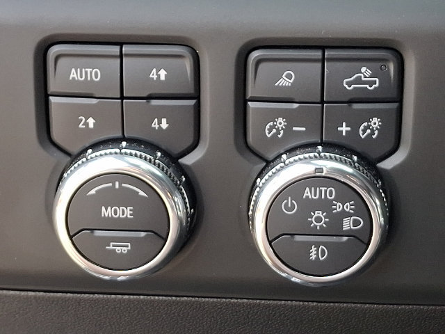 Used 2025 GMC Sierra 2500 Denali w/ Technology Package AWD/4WD image 9